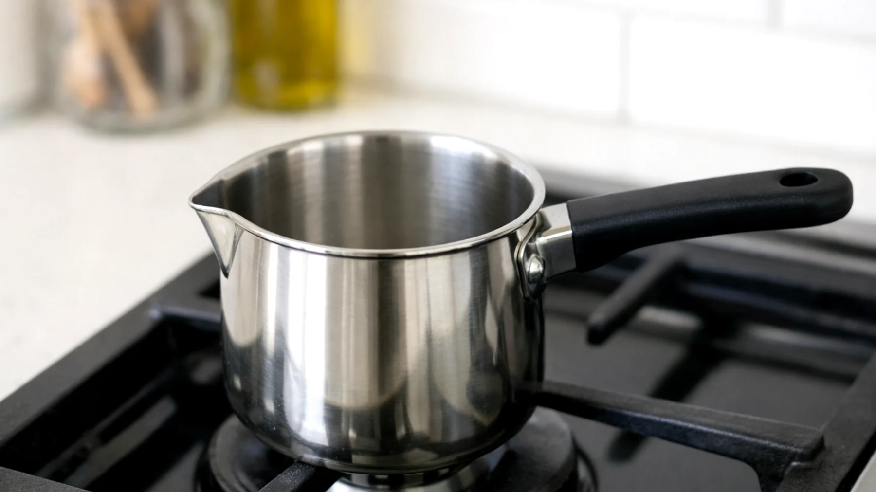 Garnek do gotowania mleka: jak nie popełniać błędów podczas gotowania — najczęstsze pomyłki w kuchni i jak ich unikać, by uzyskać idealne rezultaty za każdym razem"