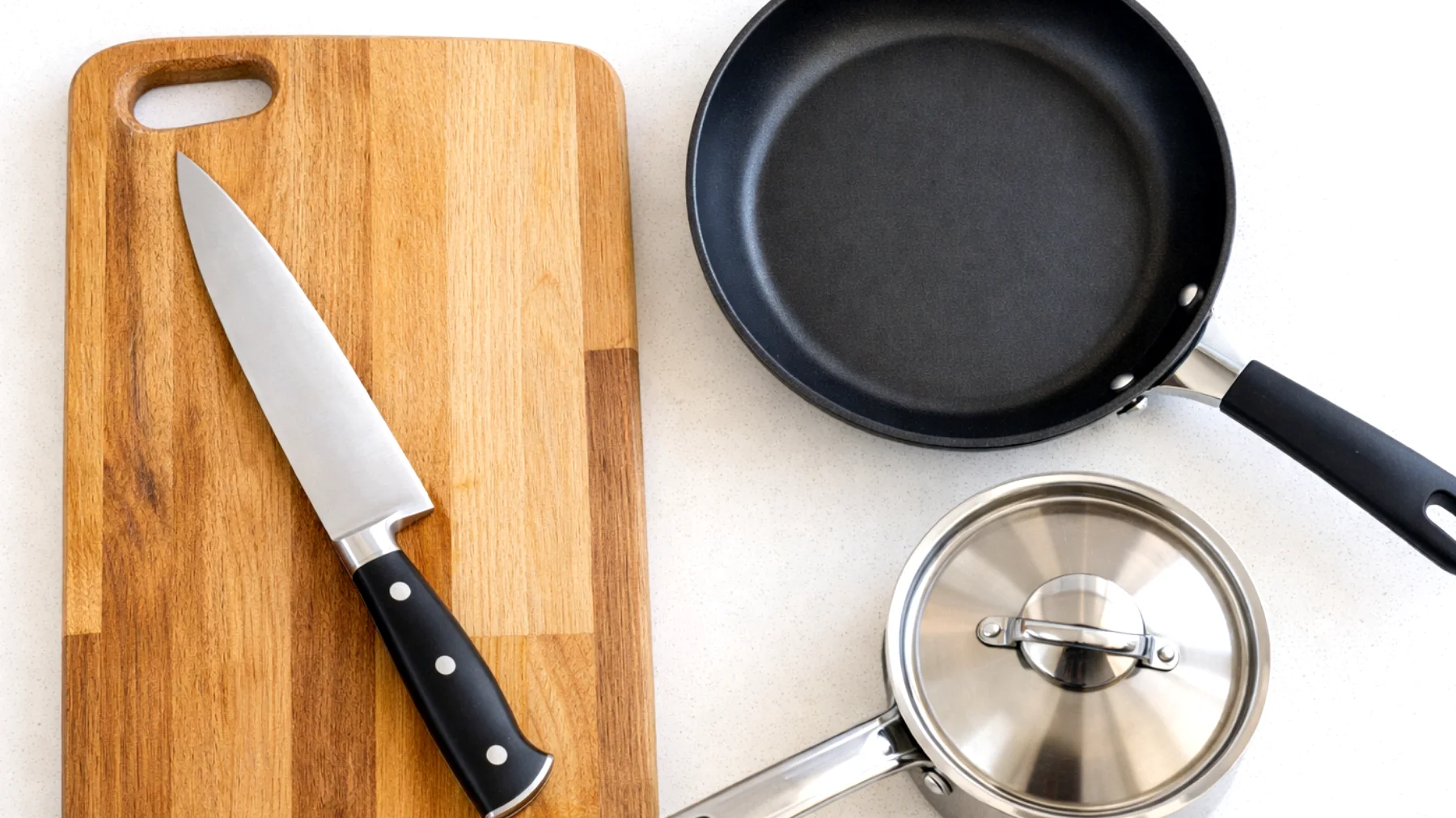 Jak unikać częstych błędów przy wyborze i używaniu przyborów kuchennych: praktyczny przewodnik dla domowych kucharzy"
